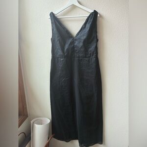 EUC Gap V-Neck Cotton/Ramie Blend Dress in Black (Size:12)